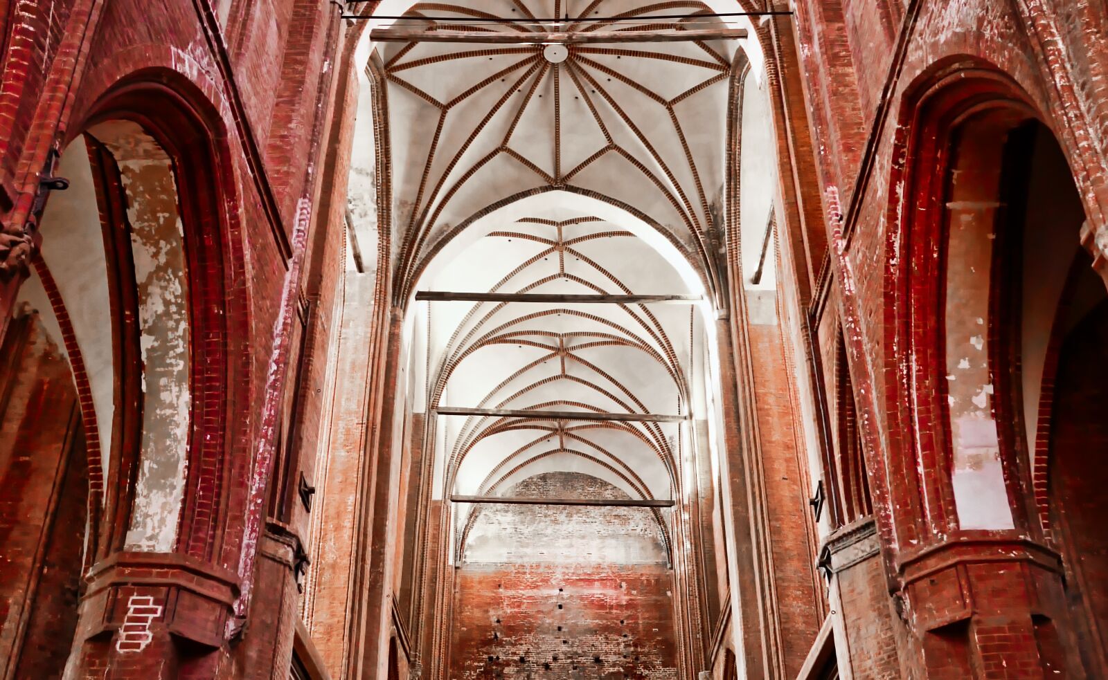 Panasonic Lumix DMC-FZ1000 sample photo. Church, gothic, architecture photography