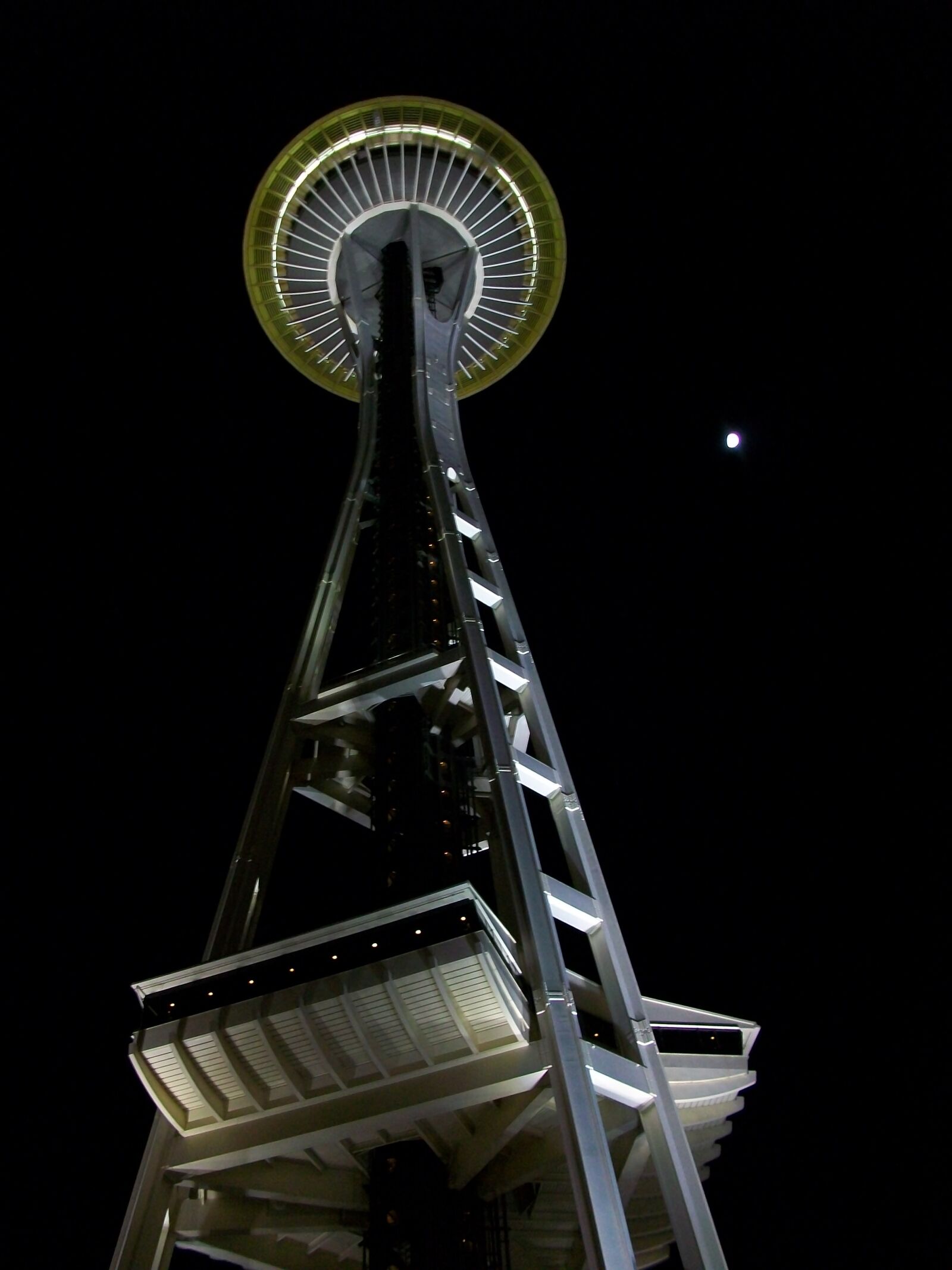 Kodak EASYSHARE M1063 DIGITAL CAMERA sample photo. Space needle, night, night photography