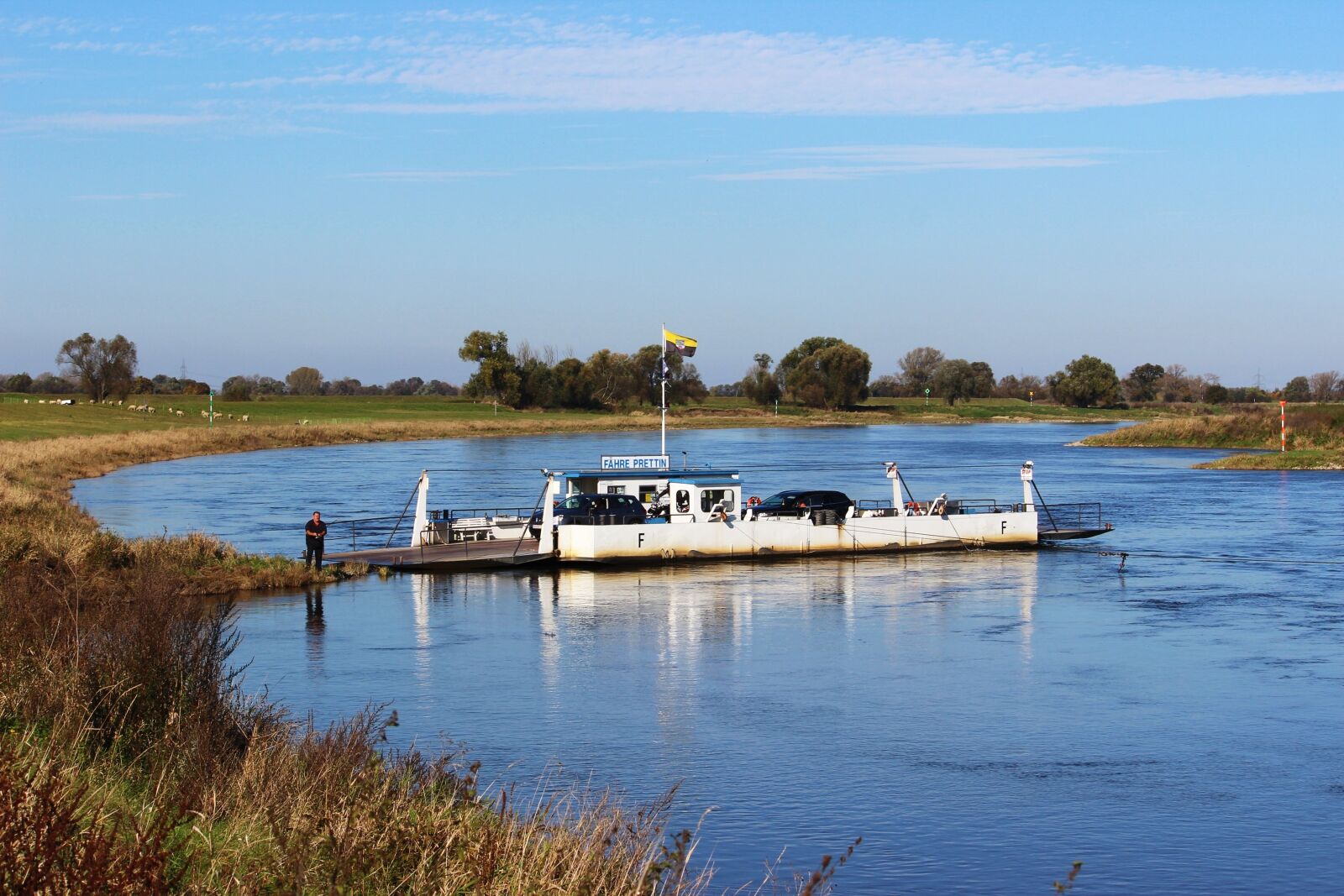 Canon EF-S 55-250mm F4-5.6 IS II sample photo. Ferry, river, elbe photography