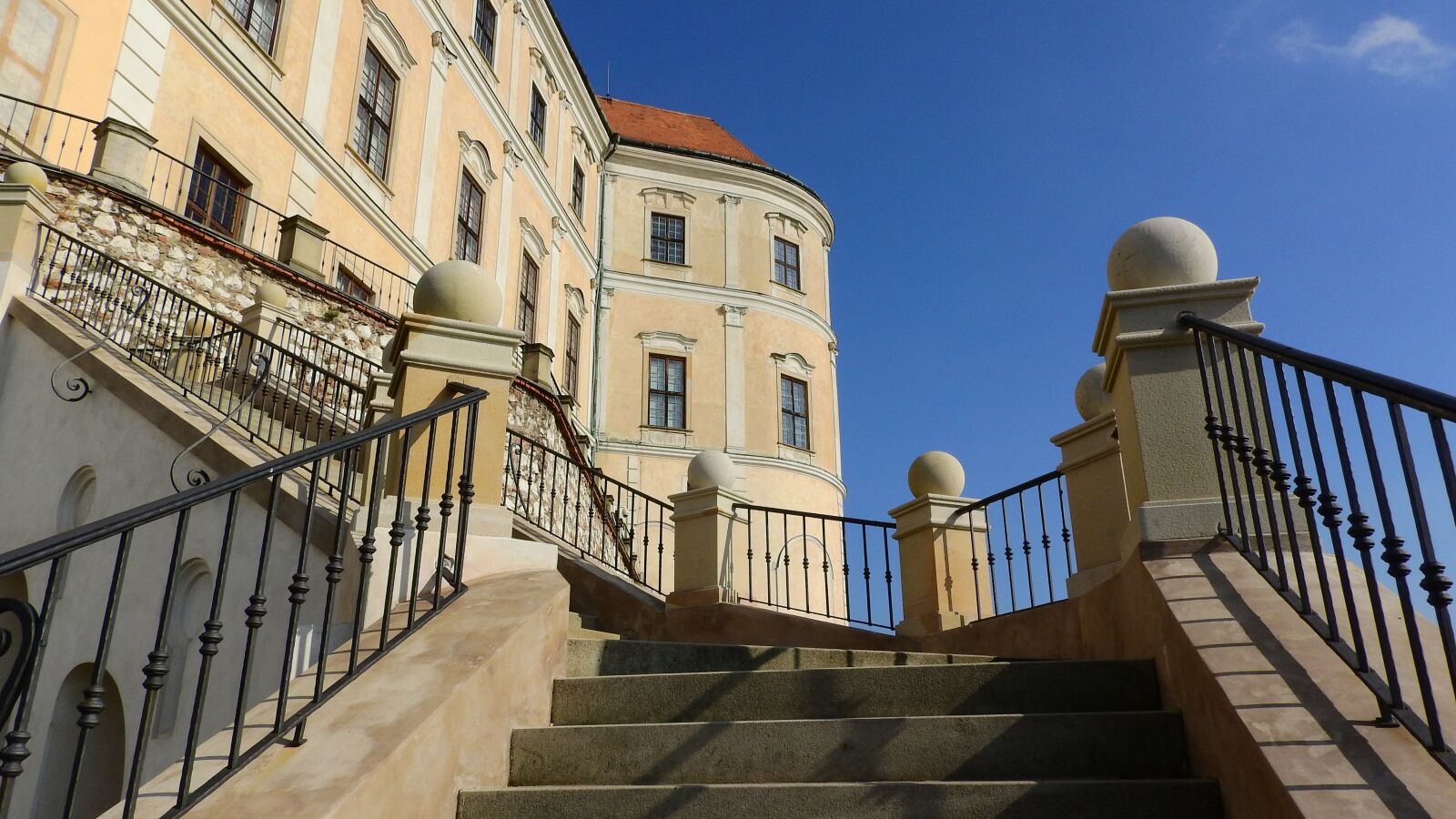 Nikon Coolpix P610 sample photo. Castle stairs, mikulov castle photography