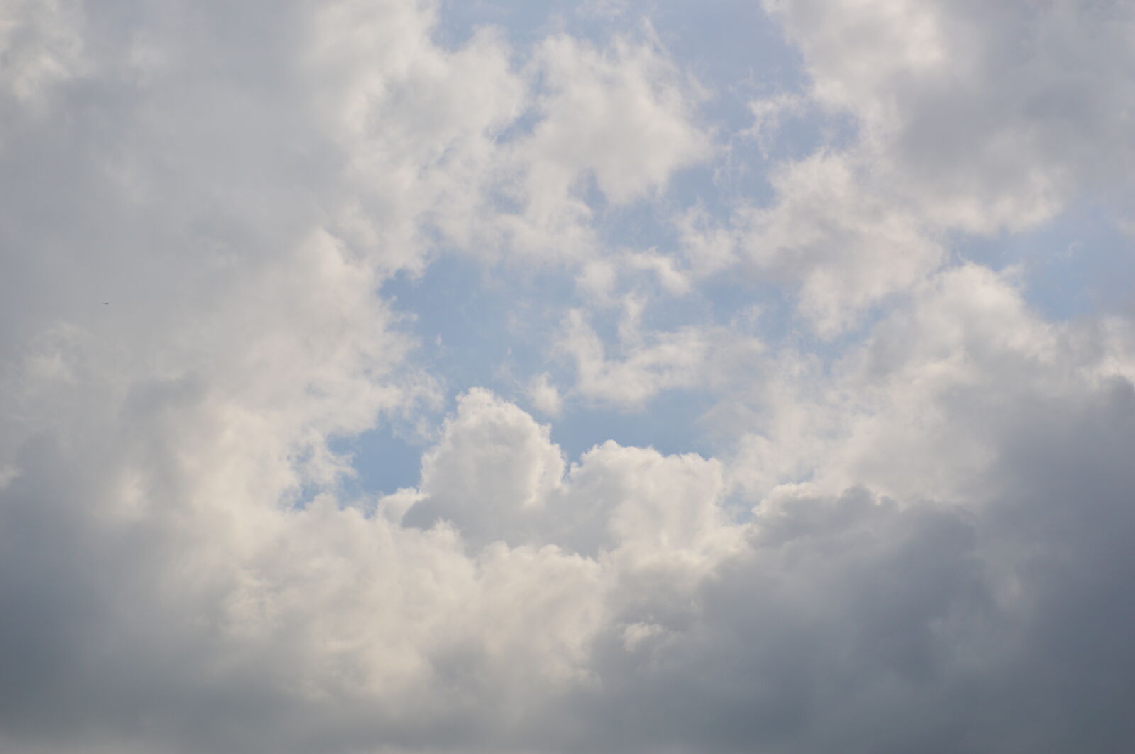 Nikon AF-S Nikkor 28-70mm F2.8 ED-IF sample photo. Blue, sky, cloud, clouds photography