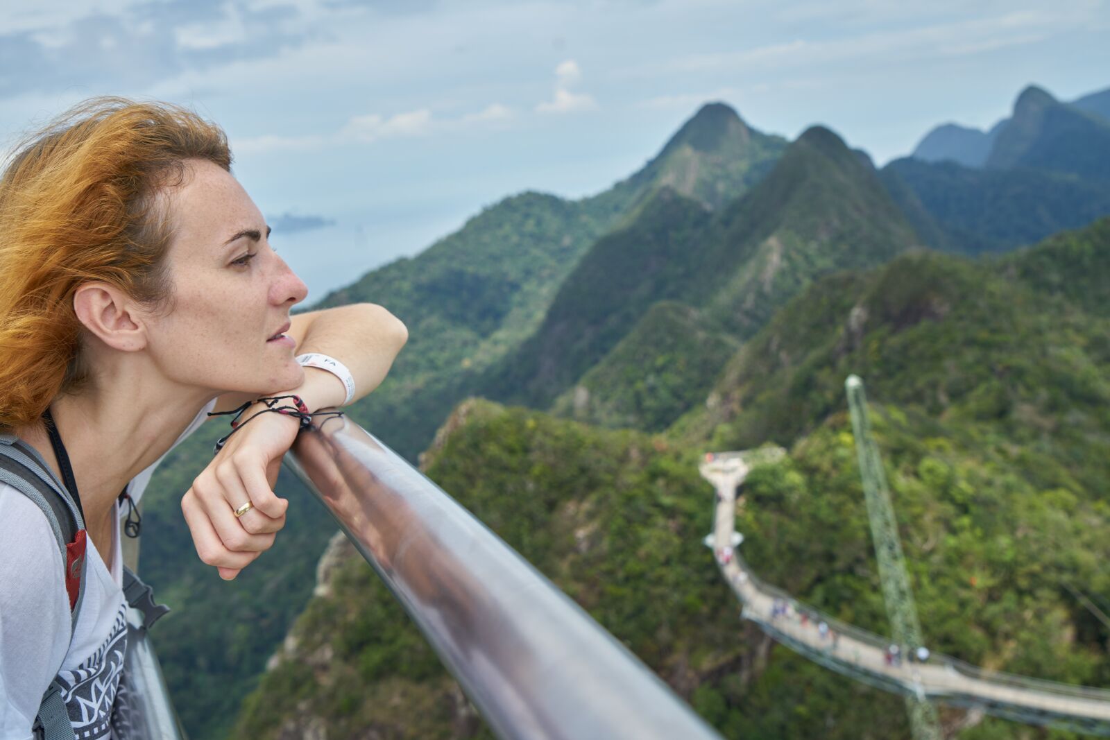 Sony a7R II sample photo. Woman, overview, landscape photography