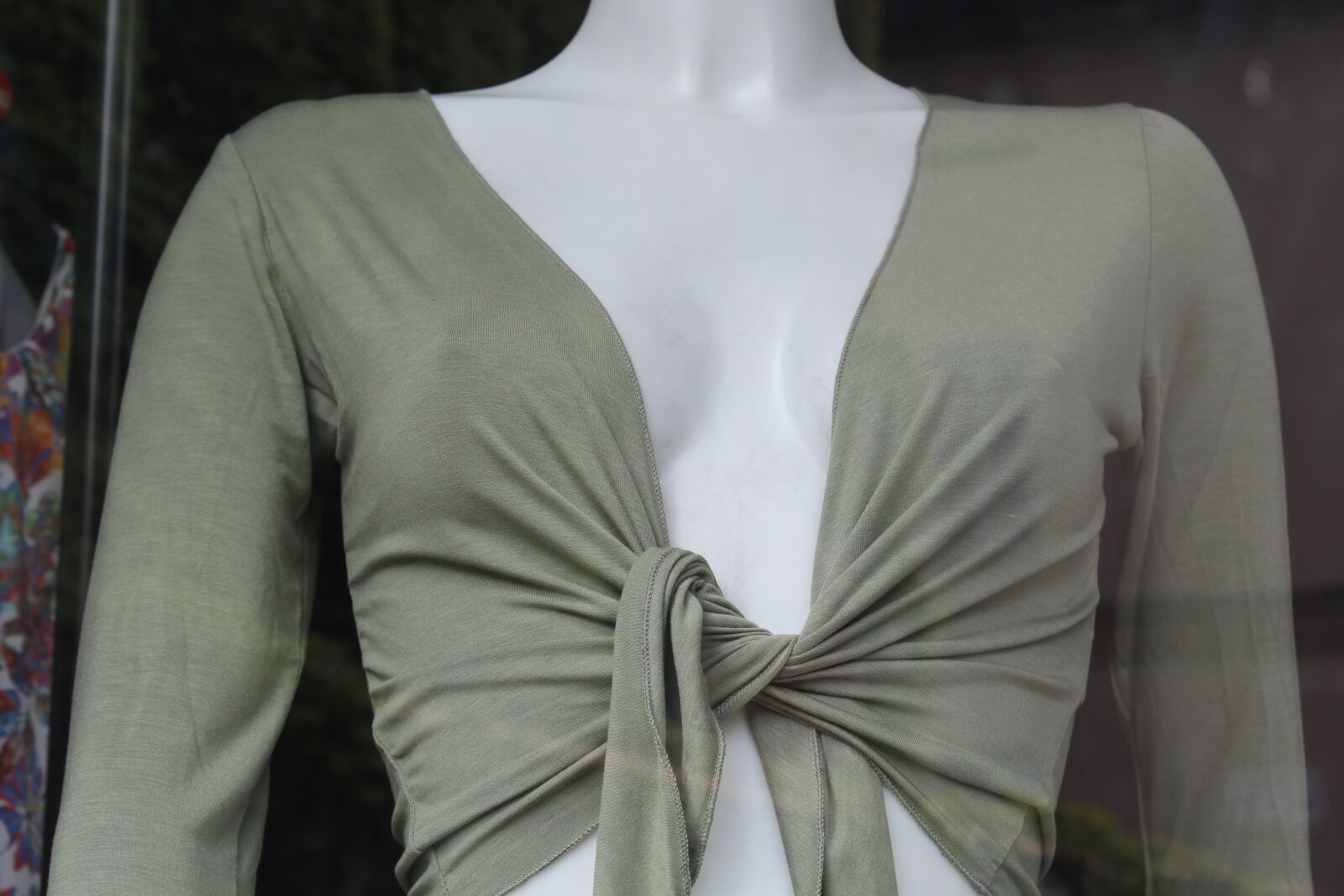 Canon EOS 1200D (EOS Rebel T5 / EOS Kiss X70 / EOS Hi) sample photo. Women's dress, sweater, fashion photography