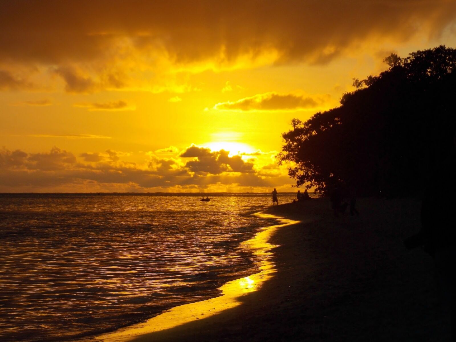 Nikon Coolpix L810 sample photo. Sunset, coastline, beach photography