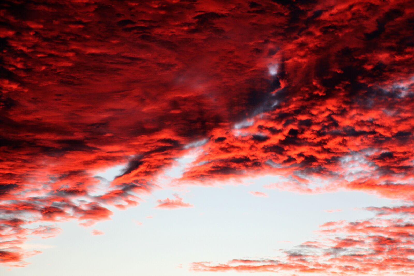 Canon EOS 60D sample photo. Sky, afterglow, colored photography