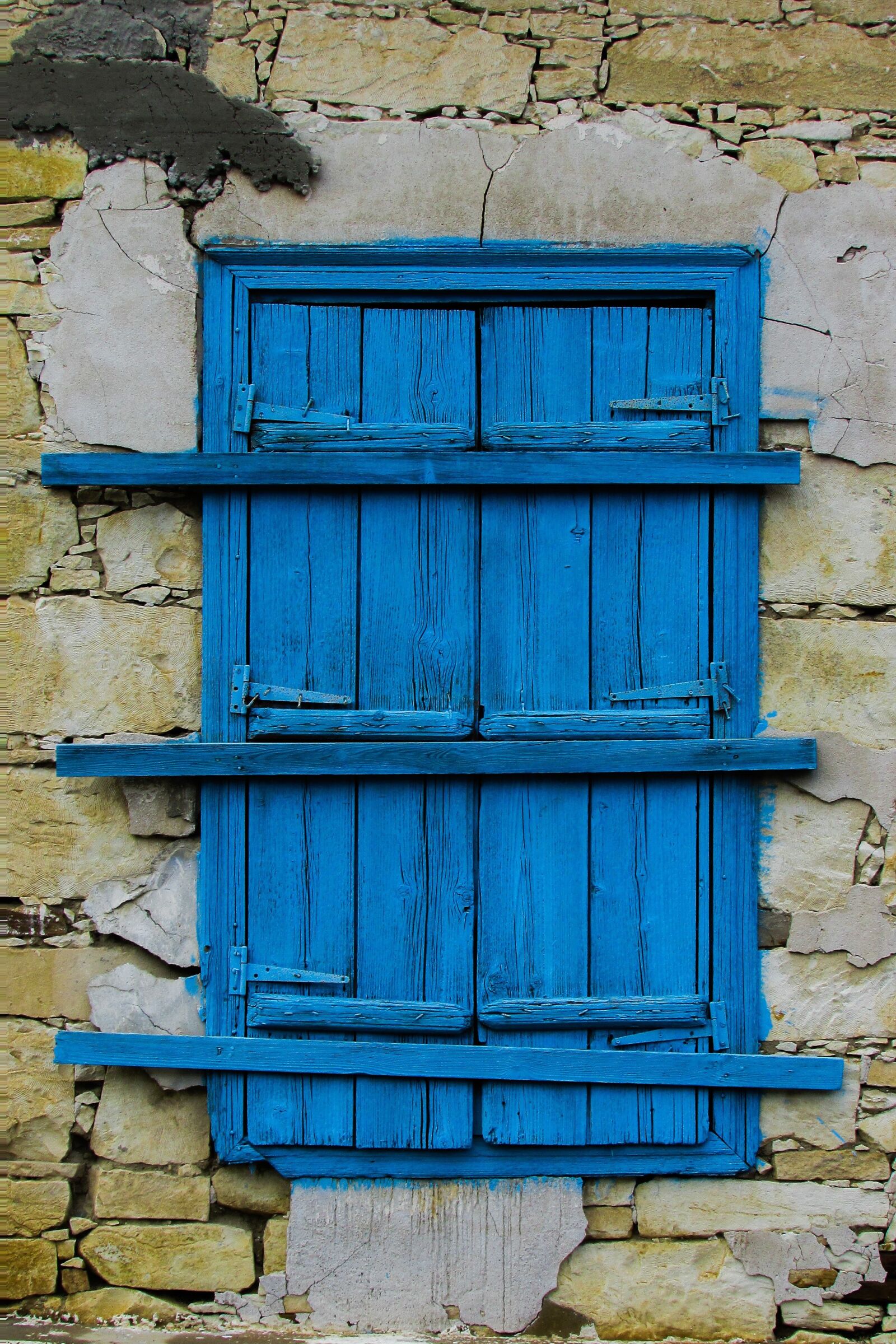 Canon PowerShot SX400 IS sample photo. Window, wooden, blue photography
