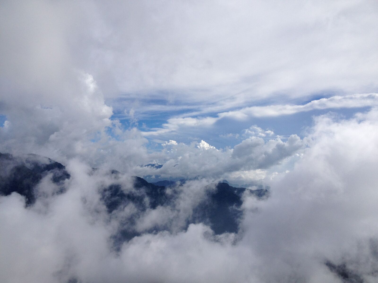 Apple iPhone 4S sample photo. Clouds, mists, mountain photography