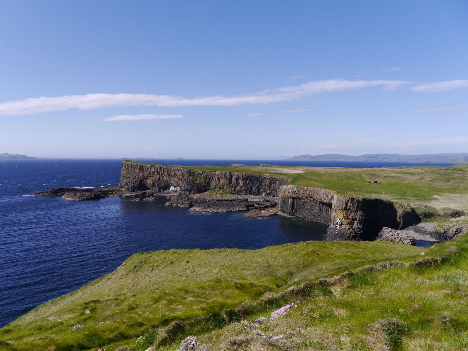 Panasonic Lumix DMC-G6 sample photo. Scotland, staffa, island photography