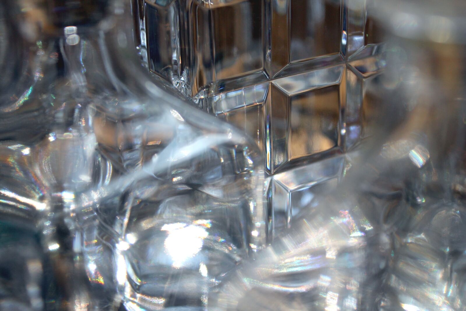 Canon EOS 1100D (EOS Rebel T3 / EOS Kiss X50) sample photo. Glass, reflection, refraction photography