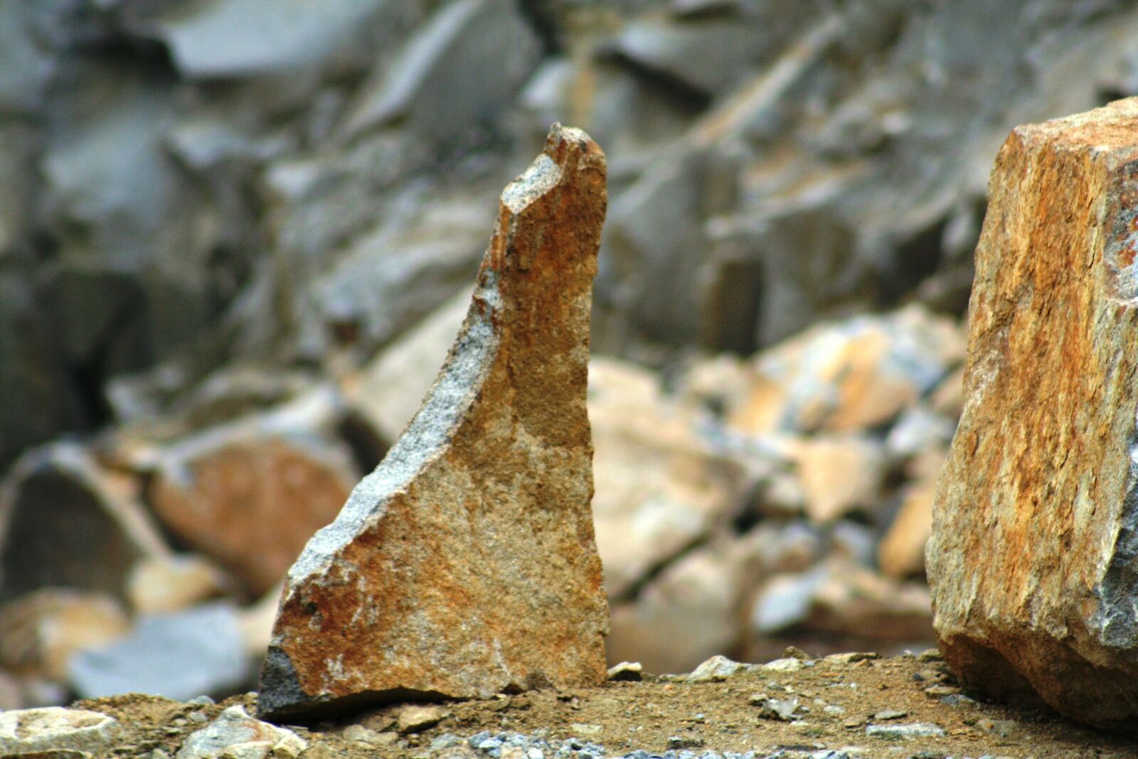 Canon EOS 350D (EOS Digital Rebel XT / EOS Kiss Digital N) sample photo. Granite, quarry, rock photography