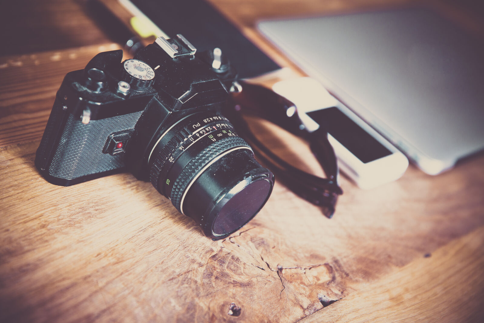 Canon EF 24-70mm F2.8L II USM sample photo. Camera, laptop, photography, mobile photography