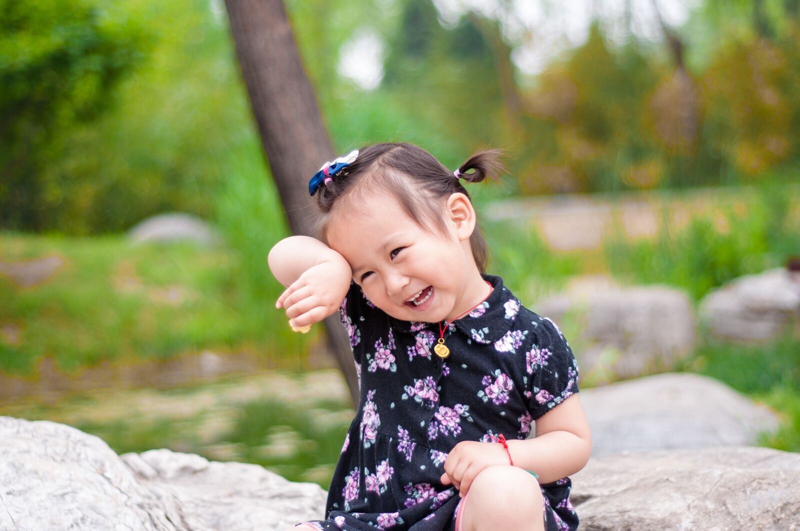 Nikon D90 sample photo. Grassland, joy, baby photography