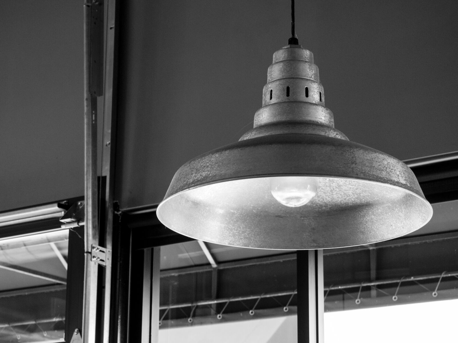 Olympus OM-D E-M10 II sample photo. Gray, ceiling, lamp, near photography