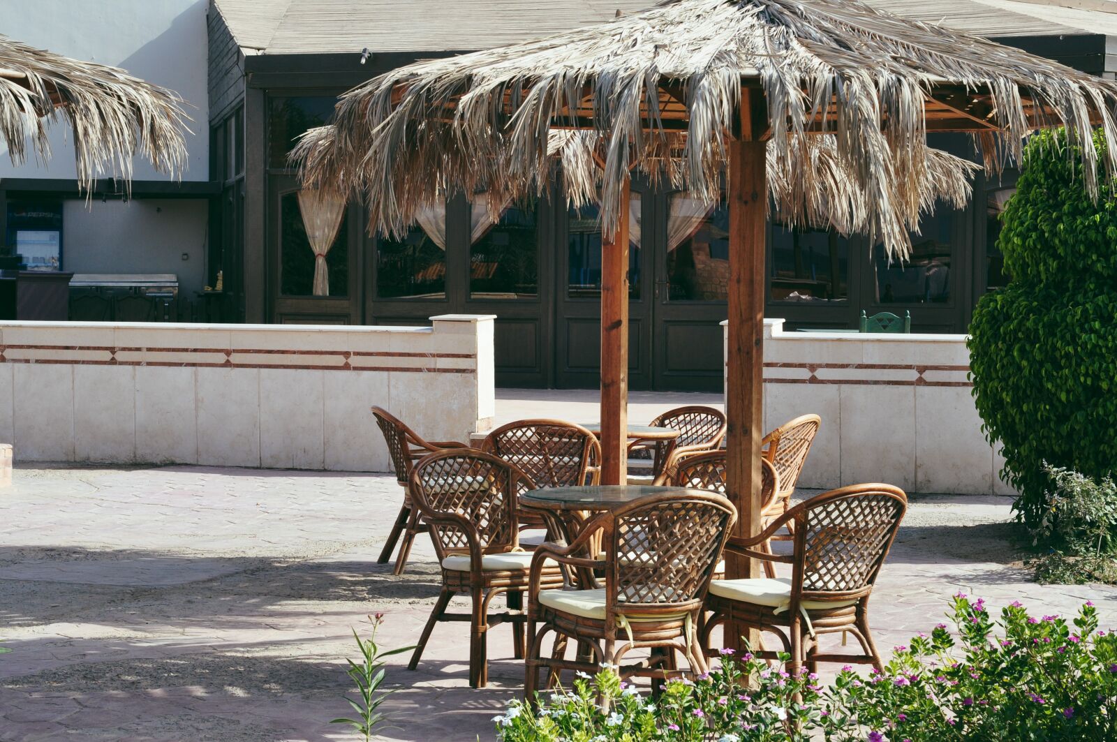 Nikon D90 sample photo. Hotel, beach, resort photography