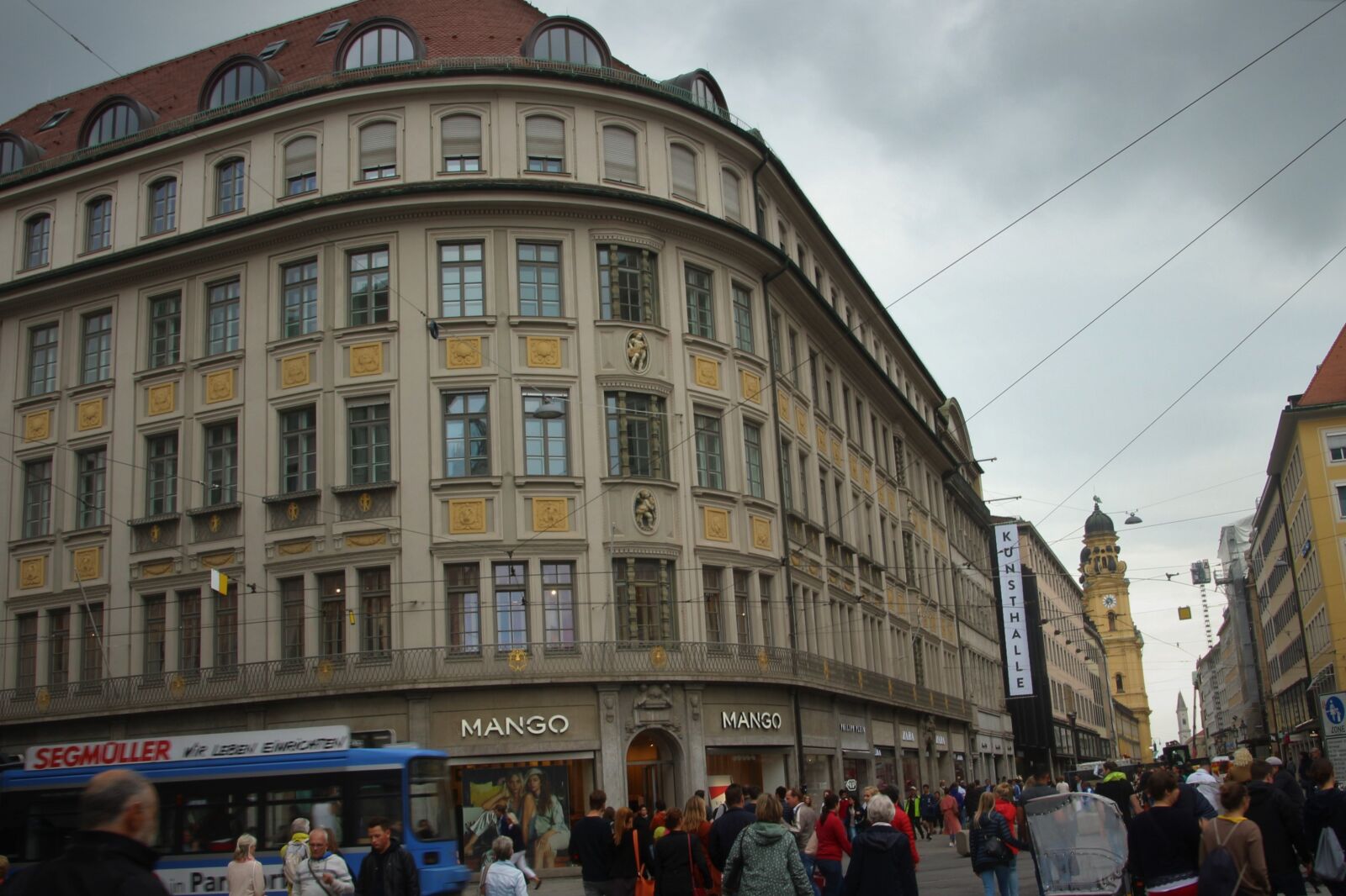 Canon EOS 650D (EOS Rebel T4i / EOS Kiss X6i) sample photo. Germany, munich, architecture photography