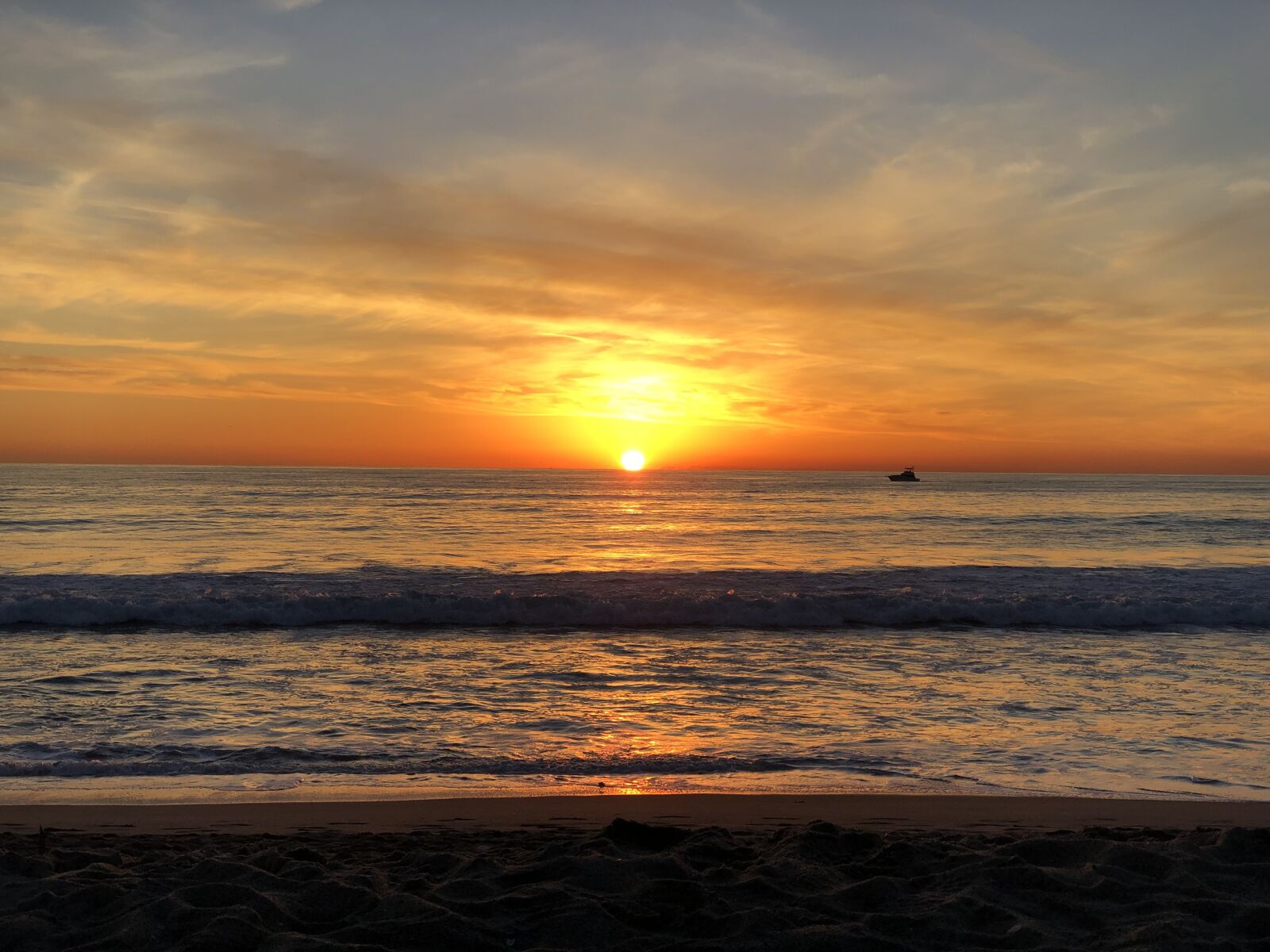 iPhone X back dual camera 6mm f/2.4 sample photo. Sunset, harmony, yoga photography