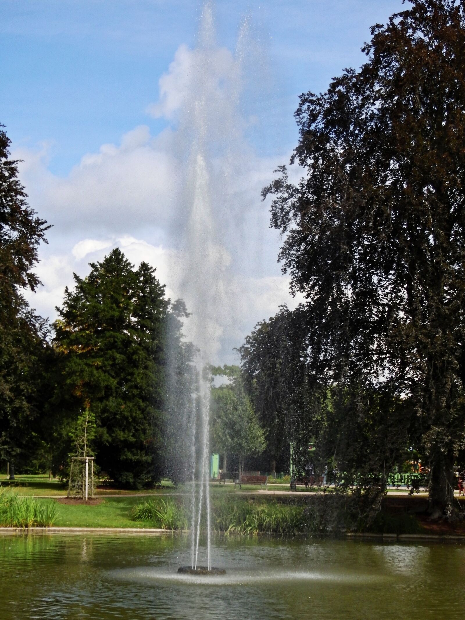 Nikon Coolpix P900 sample photo. Fountain, water, lake photography