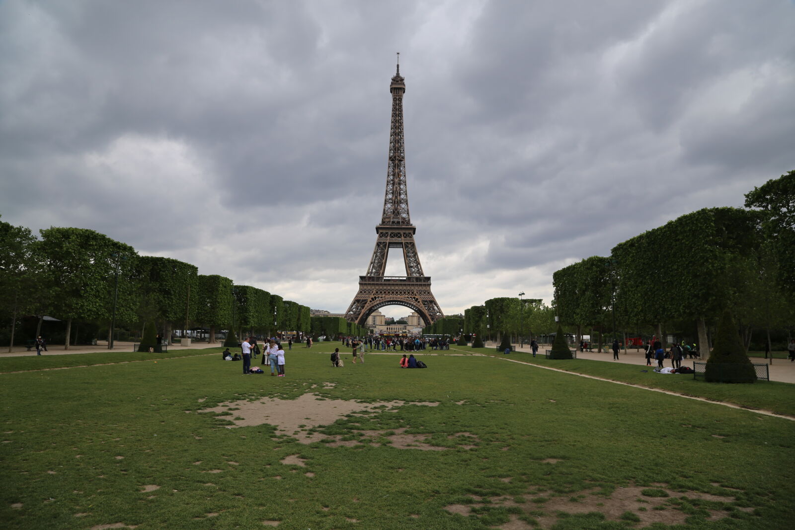 Canon EF 24-105mm F4L IS USM sample photo. Capital, eiffel, tower, meadow photography
