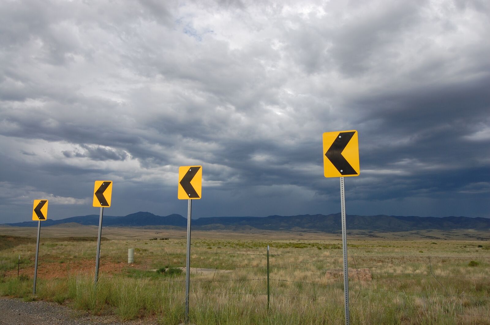 Nikon D40 sample photo. Sign, storm, flat photography