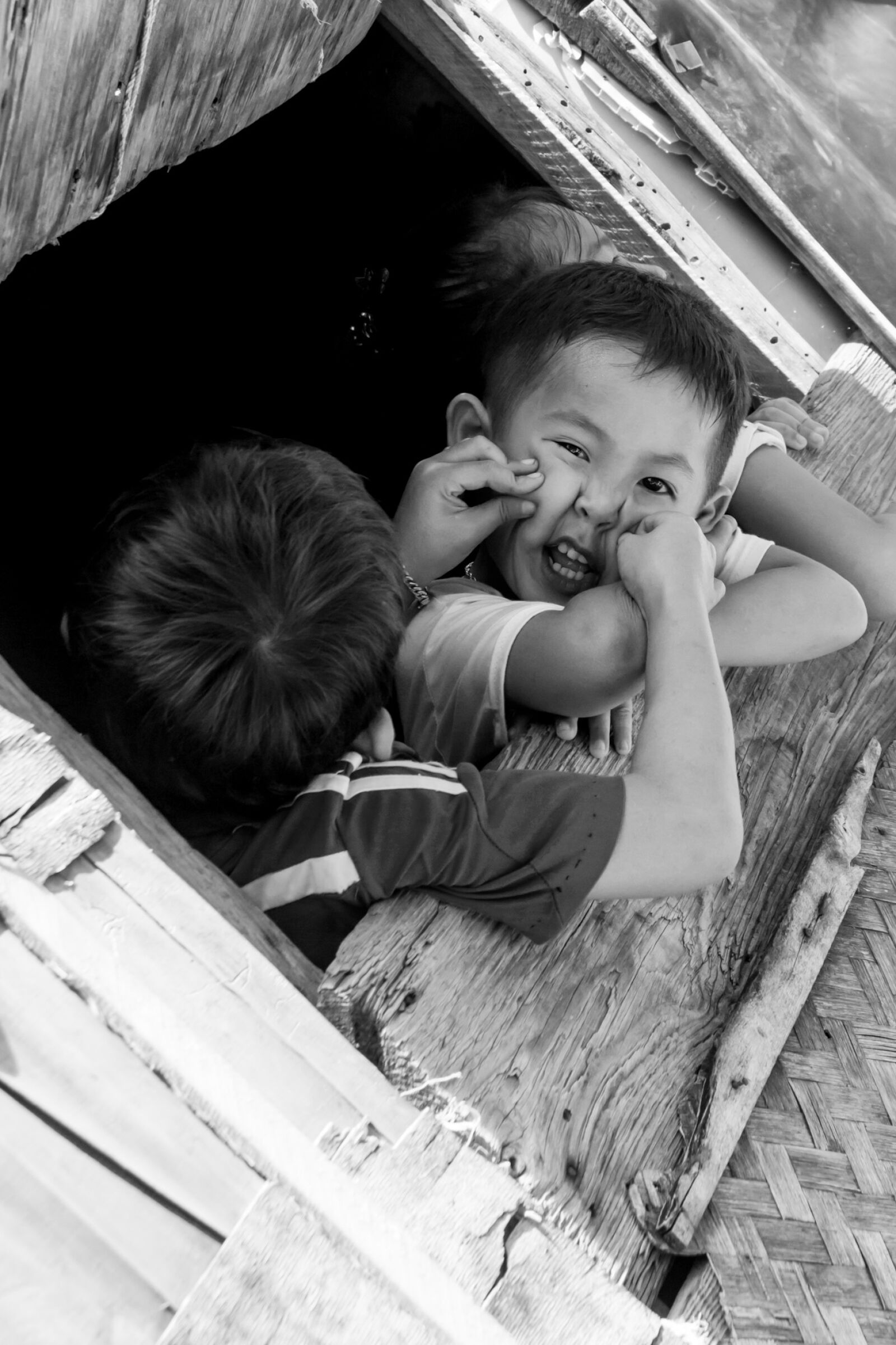 Canon EF-S 17-85mm F4-5.6 IS USM sample photo. Young, children, knife photography