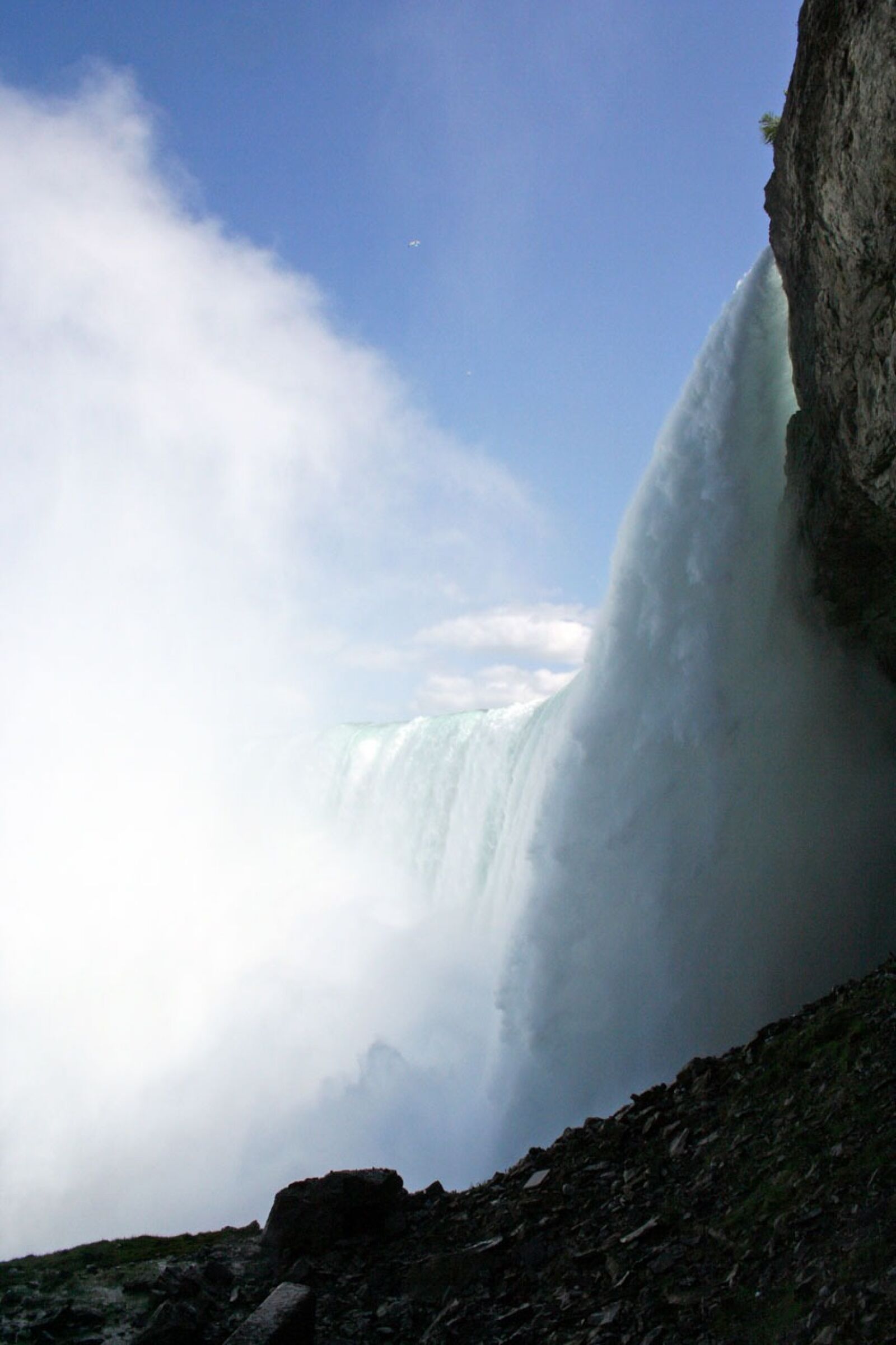 Canon EOS 350D (EOS Digital Rebel XT / EOS Kiss Digital N) sample photo. Niagara, falls, tunnel photography