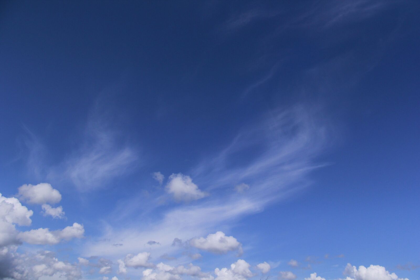 Canon EF-S 18-200mm F3.5-5.6 IS sample photo. Sky, blue sky, blue photography