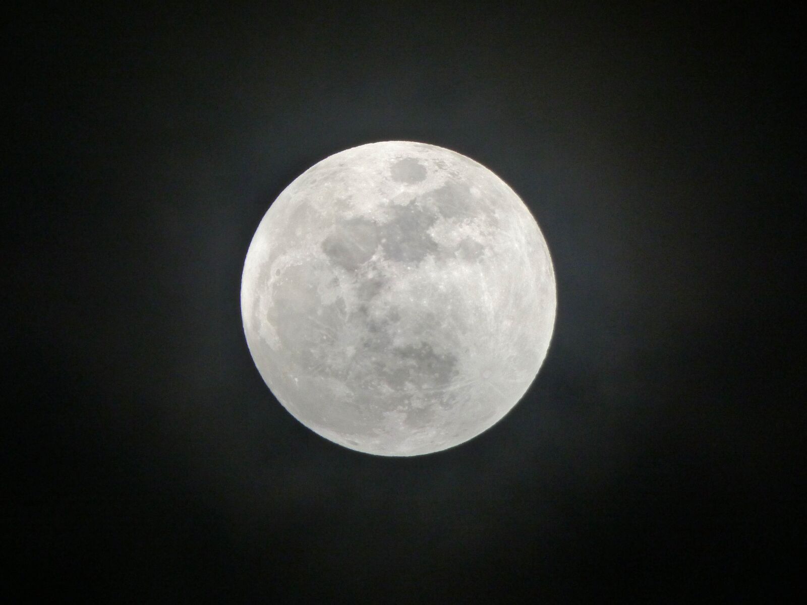 Panasonic Lumix DMC-FZ70 sample photo. Moon, moonlight, halo photography
