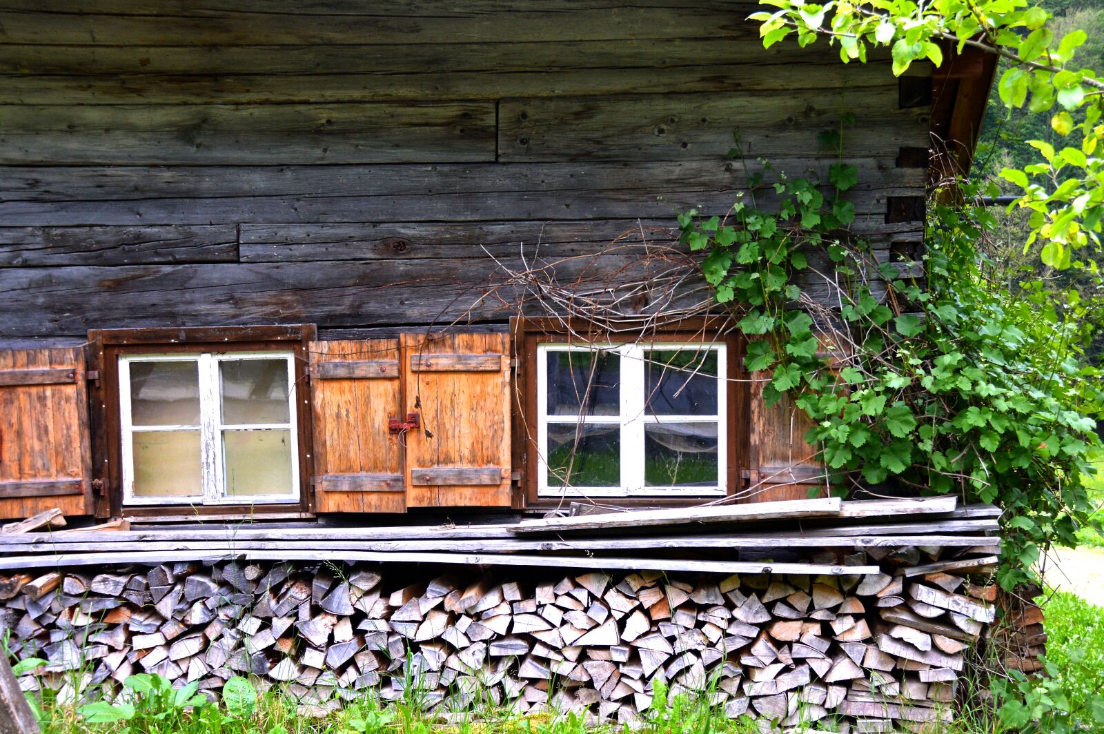 Nikon D3200 sample photo. Mountain hut, window, wood photography
