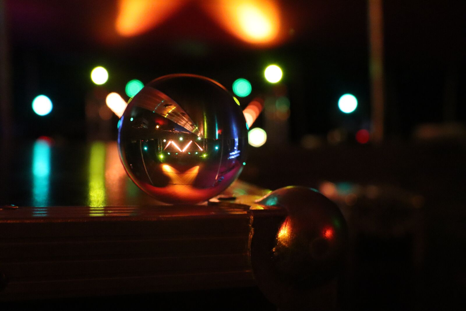 Canon EOS M50 (EOS Kiss M) sample photo. Glassball, licht, lightdesign photography