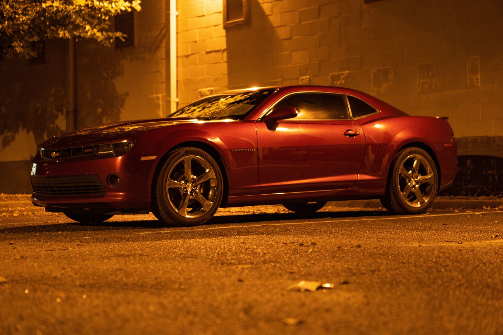 Sony a6400 + E 50mm F1.8 OSS sample photo. Camaro, car, chevrolet photography