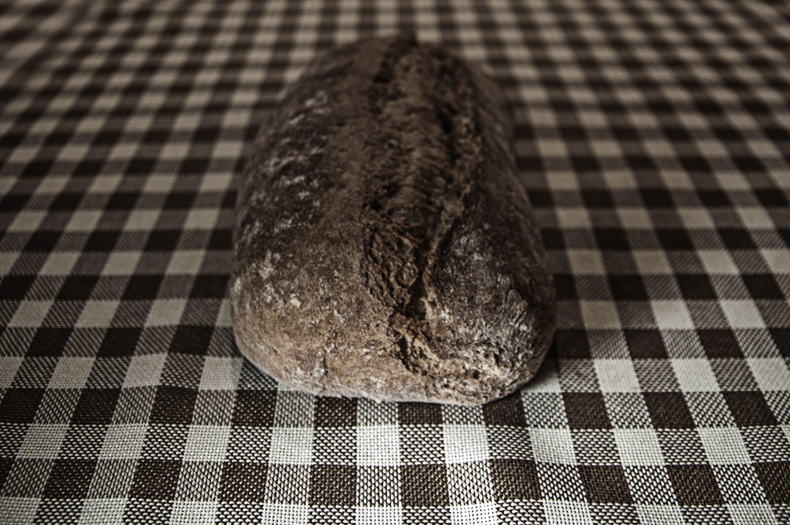 KONICA MINOLTA DYNAX 7D sample photo. Bread, food, night photography