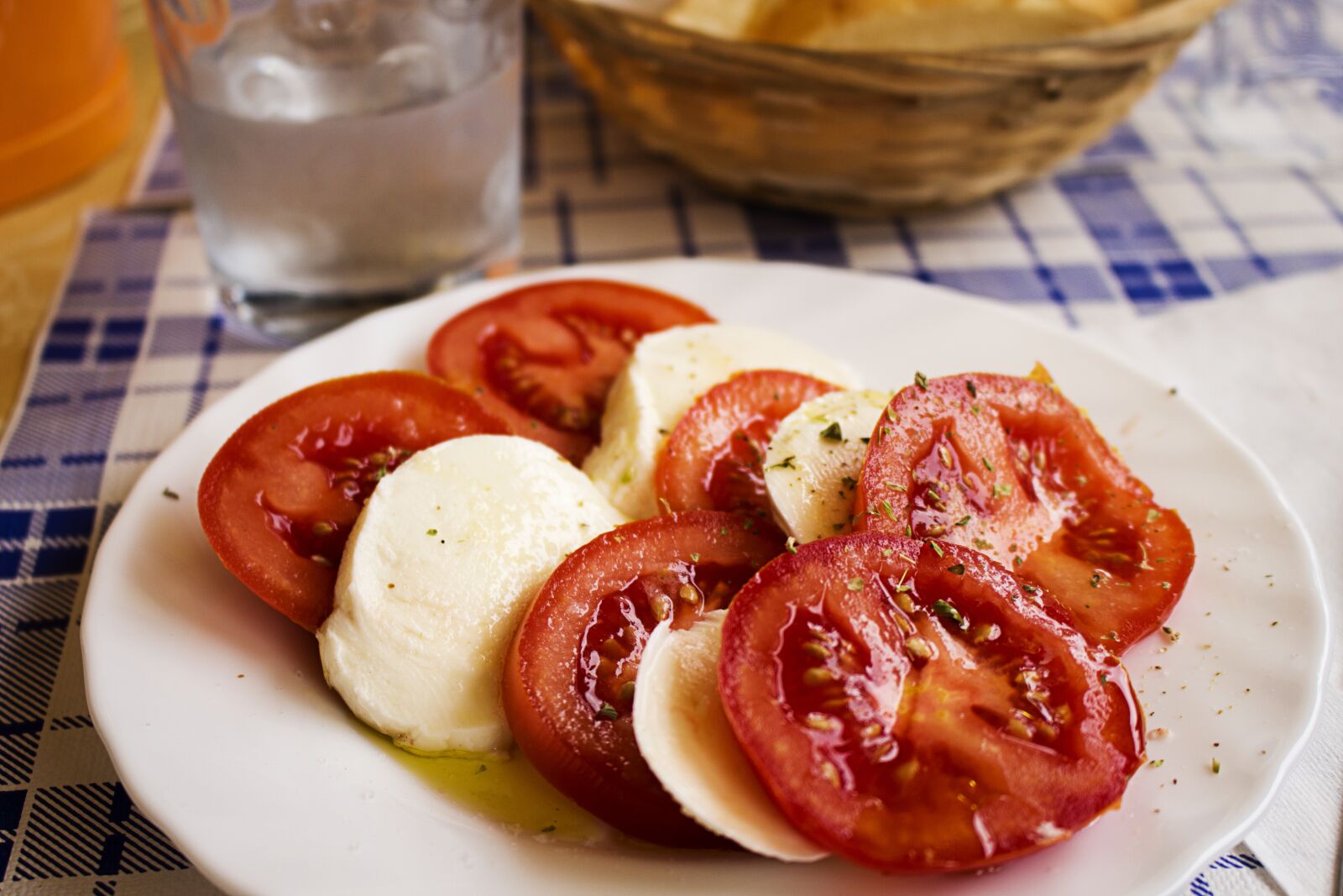Canon EOS 700D (EOS Rebel T5i / EOS Kiss X7i) sample photo. Food, meal, plate photography