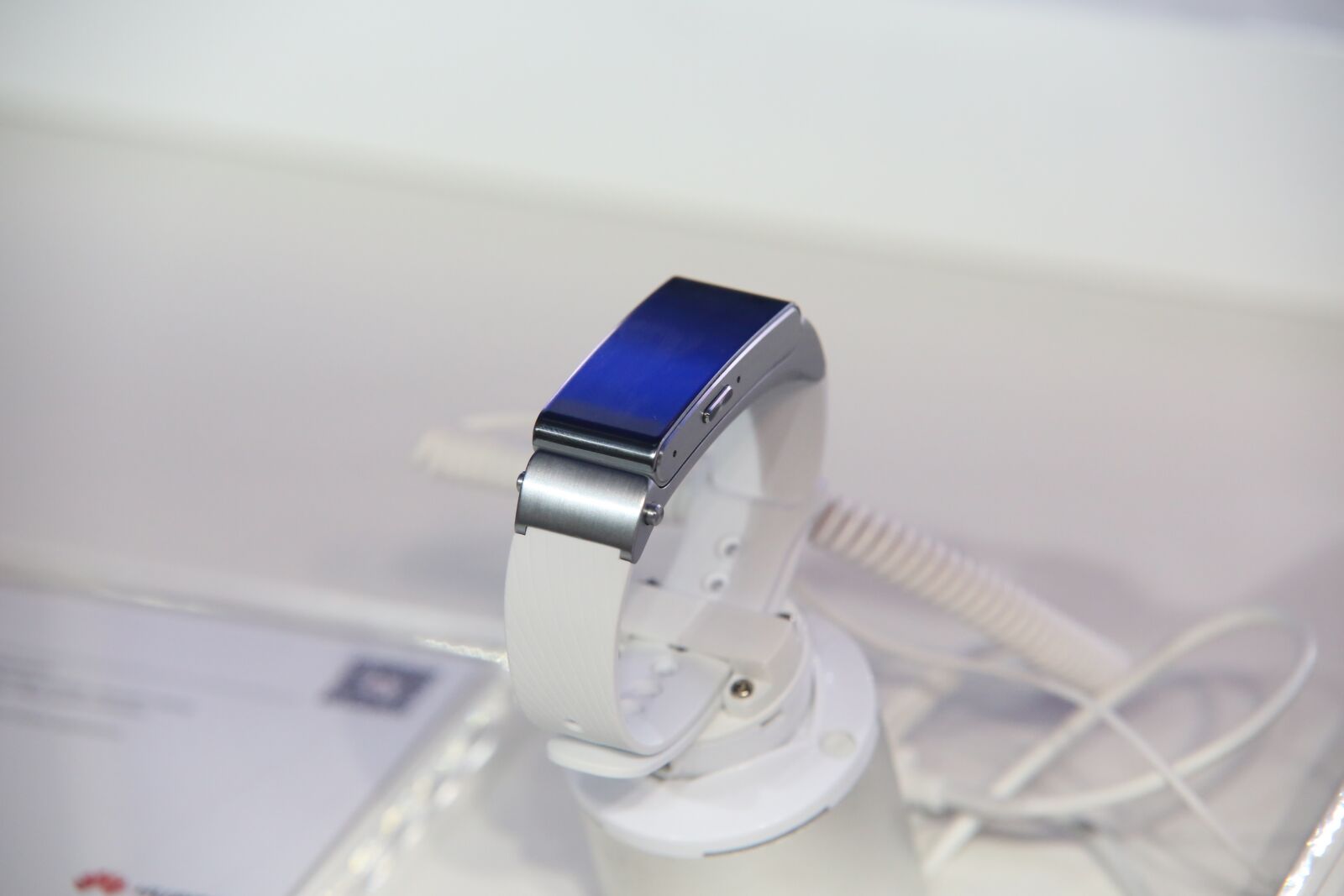 Canon EOS 5D Mark III sample photo. Huawei, smartwatch, electronic photography