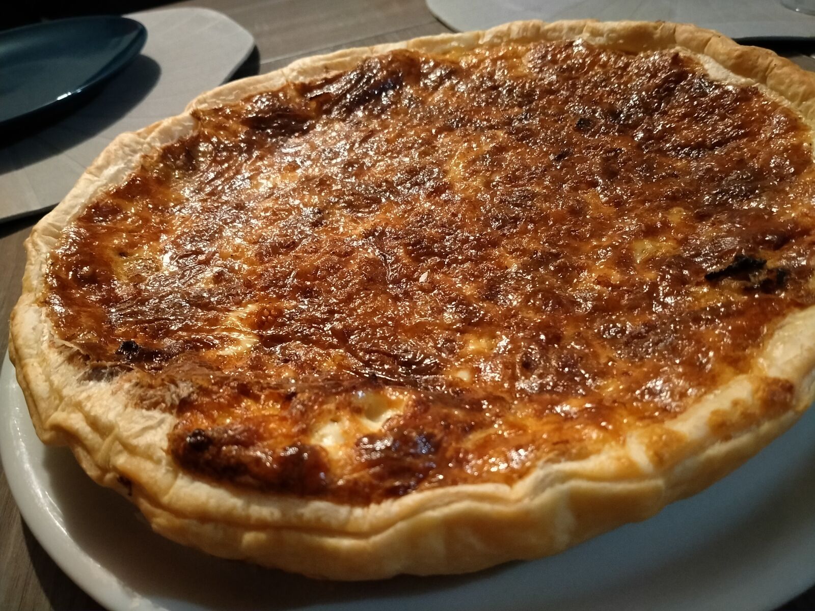 OPPO A5 2020 sample photo. Quiche, house, cheese photography