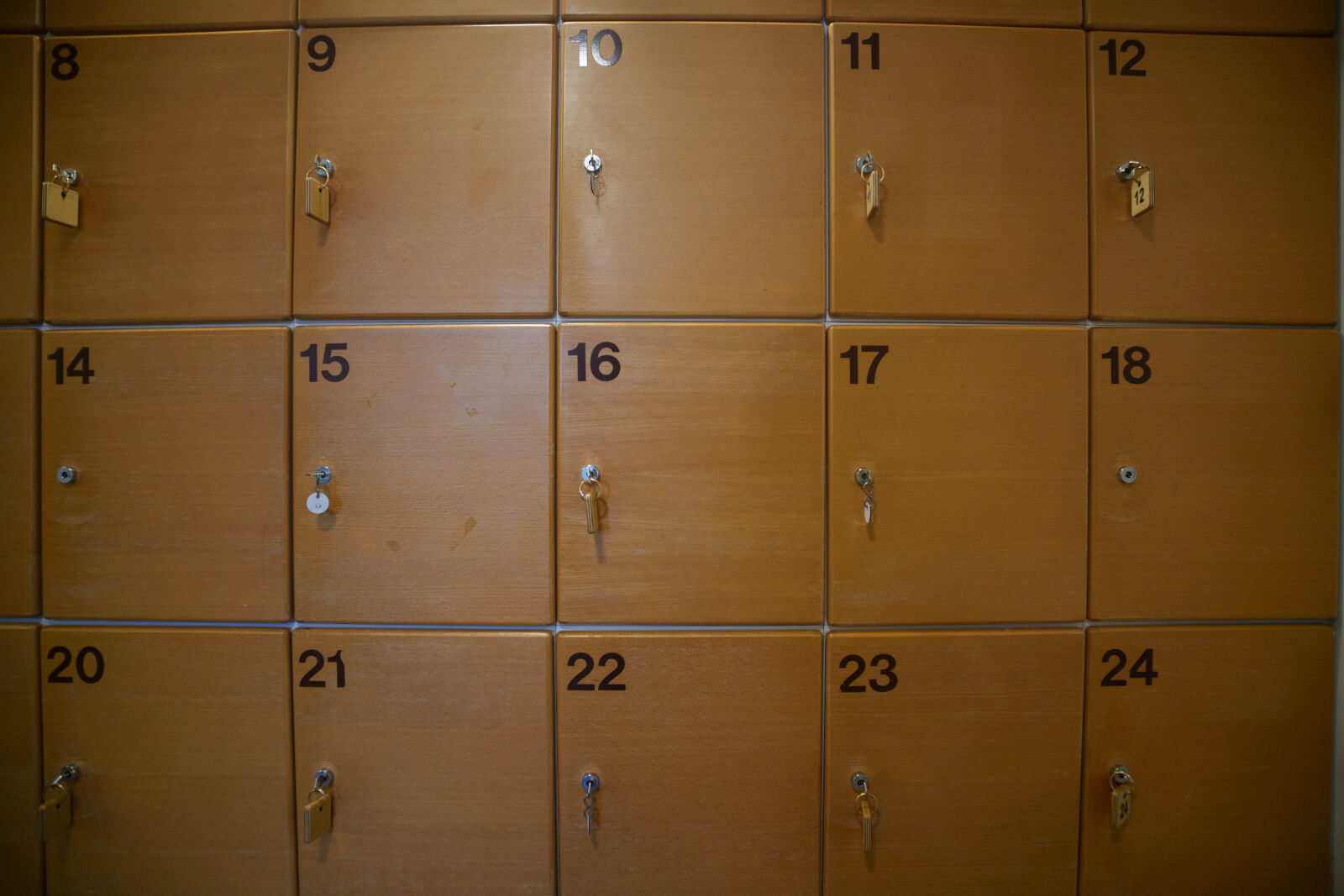 Samyang Remaster Slim 21mm F3.5 sample photo. Locker cabinet photography