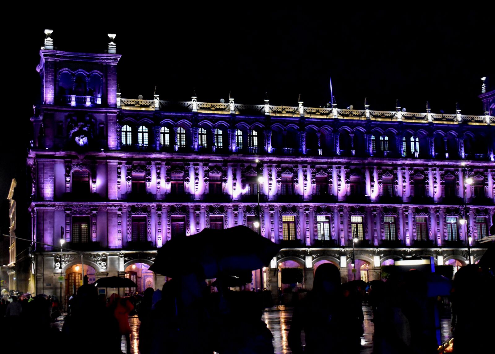 Nikon D5600 sample photo. Night, building, lights photography