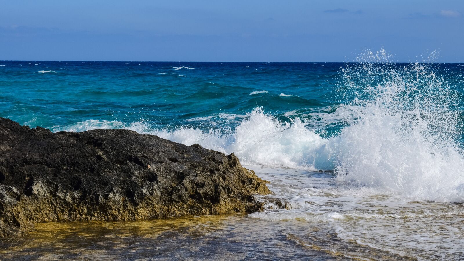 Nikon D3300 sample photo. Wave, smashing, coast photography