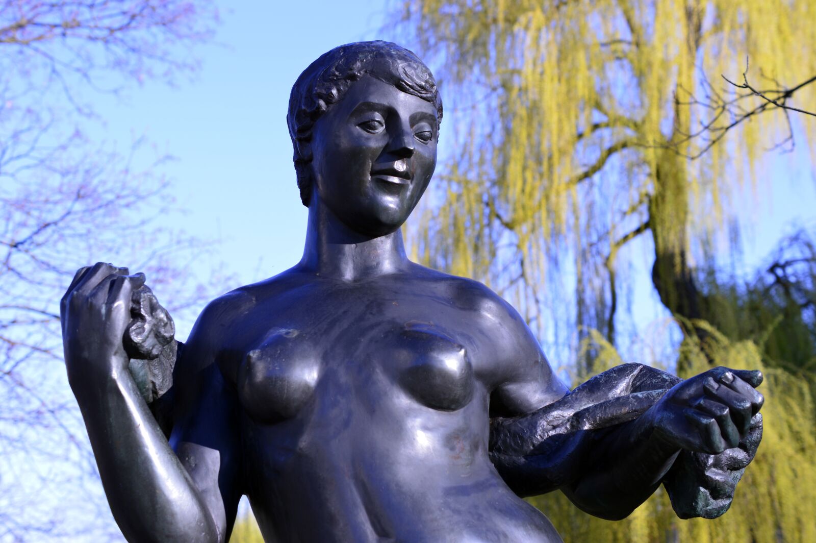Nikon D3200 sample photo. Statue, sculpture, girl photography