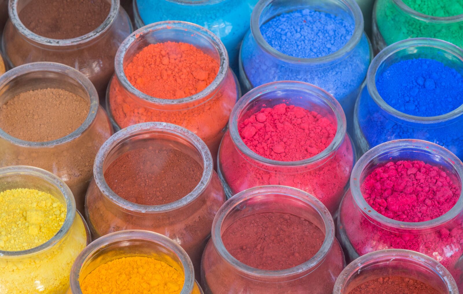 Canon EOS 70D + Canon EF 24-105mm F4L IS USM sample photo. Colors, paint, powder photography