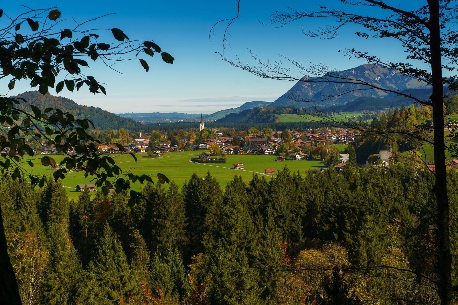 Sony a6000 + Sony E PZ 18-105mm F4 G OSS sample photo. Oberstdorf, suedwiesen, allgäu photography
