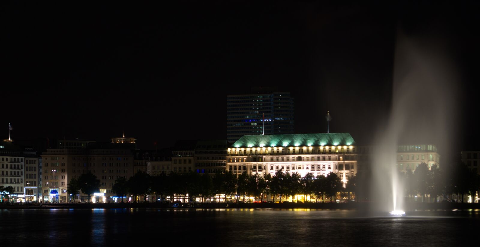 Nikon D5100 sample photo. Hamburg, alster, water photography