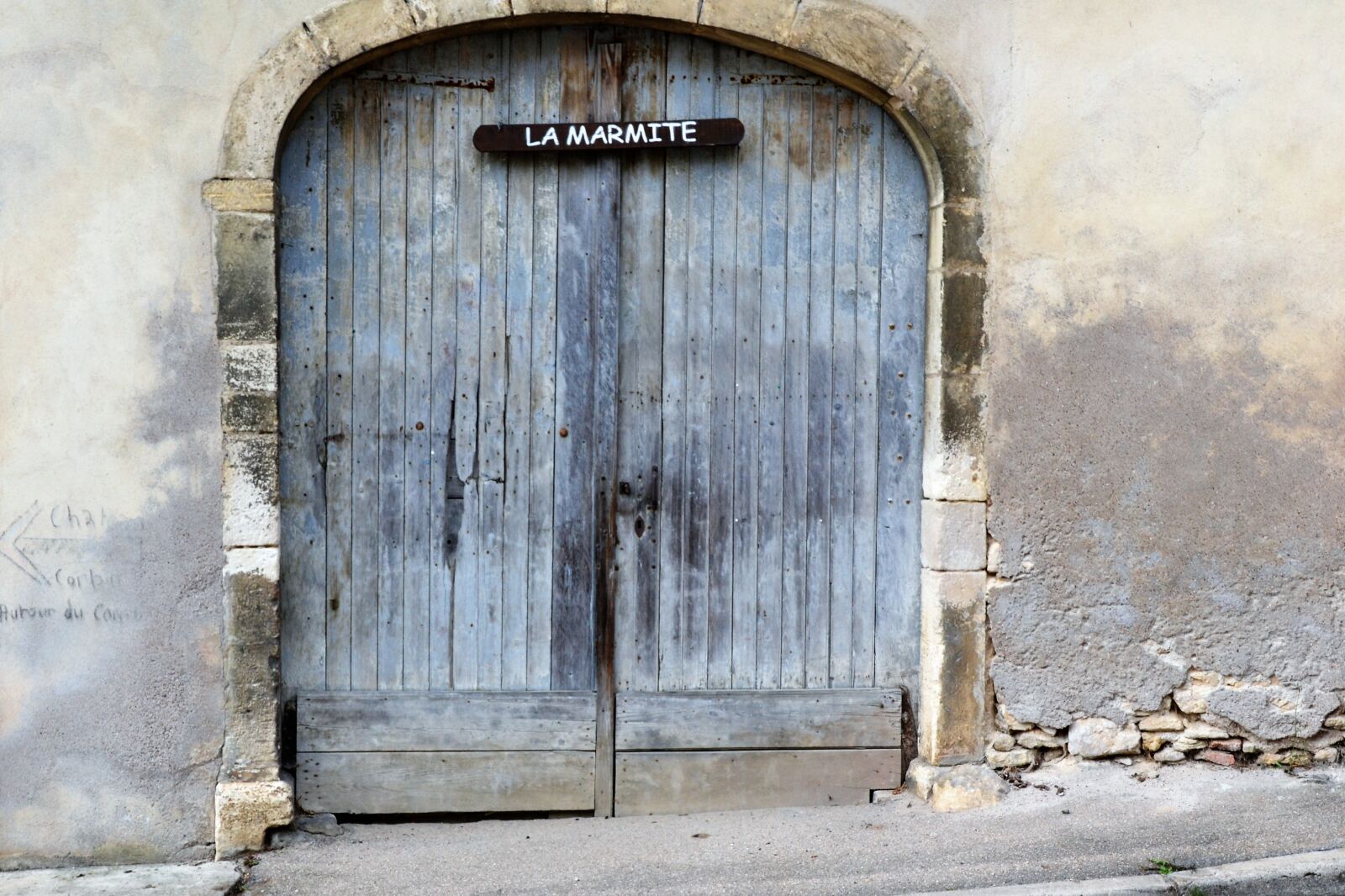 Nikon D3100 sample photo. Garage, door, liverdun photography