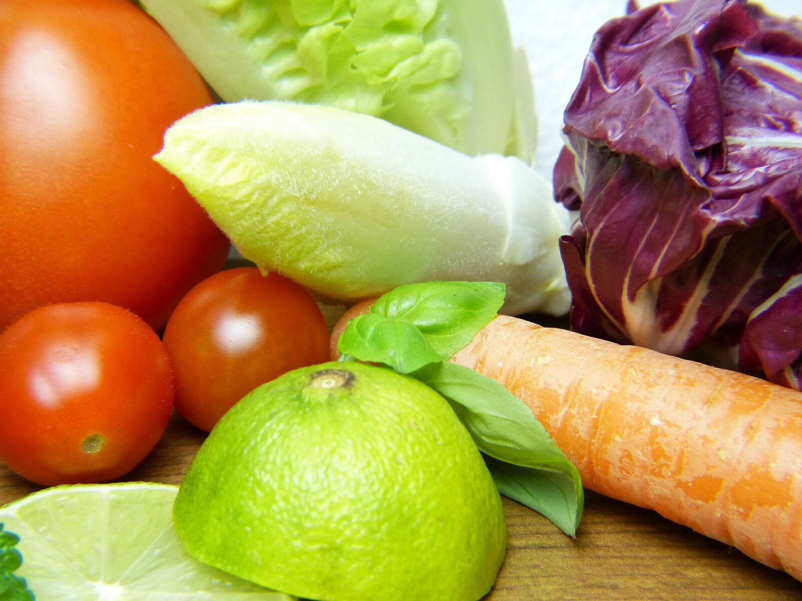Panasonic Lumix DMC-FZ150 sample photo. Vegetables, lemon, healthy photography