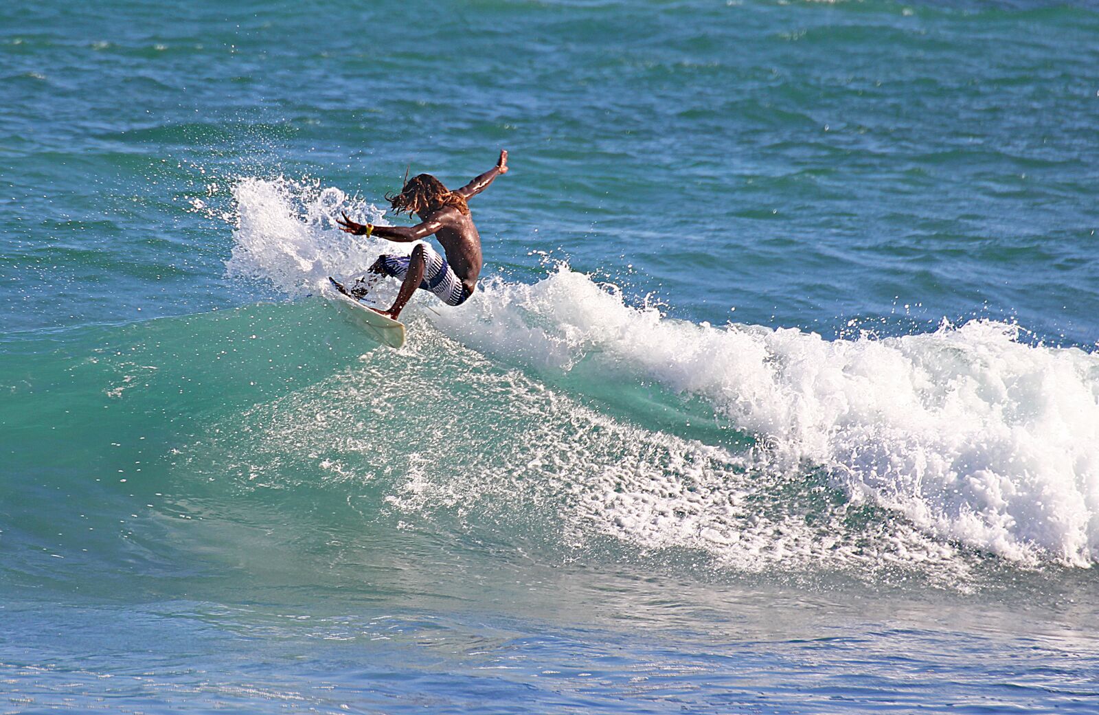 Canon EOS 60D sample photo. Surfboard, sea, adrenaline photography