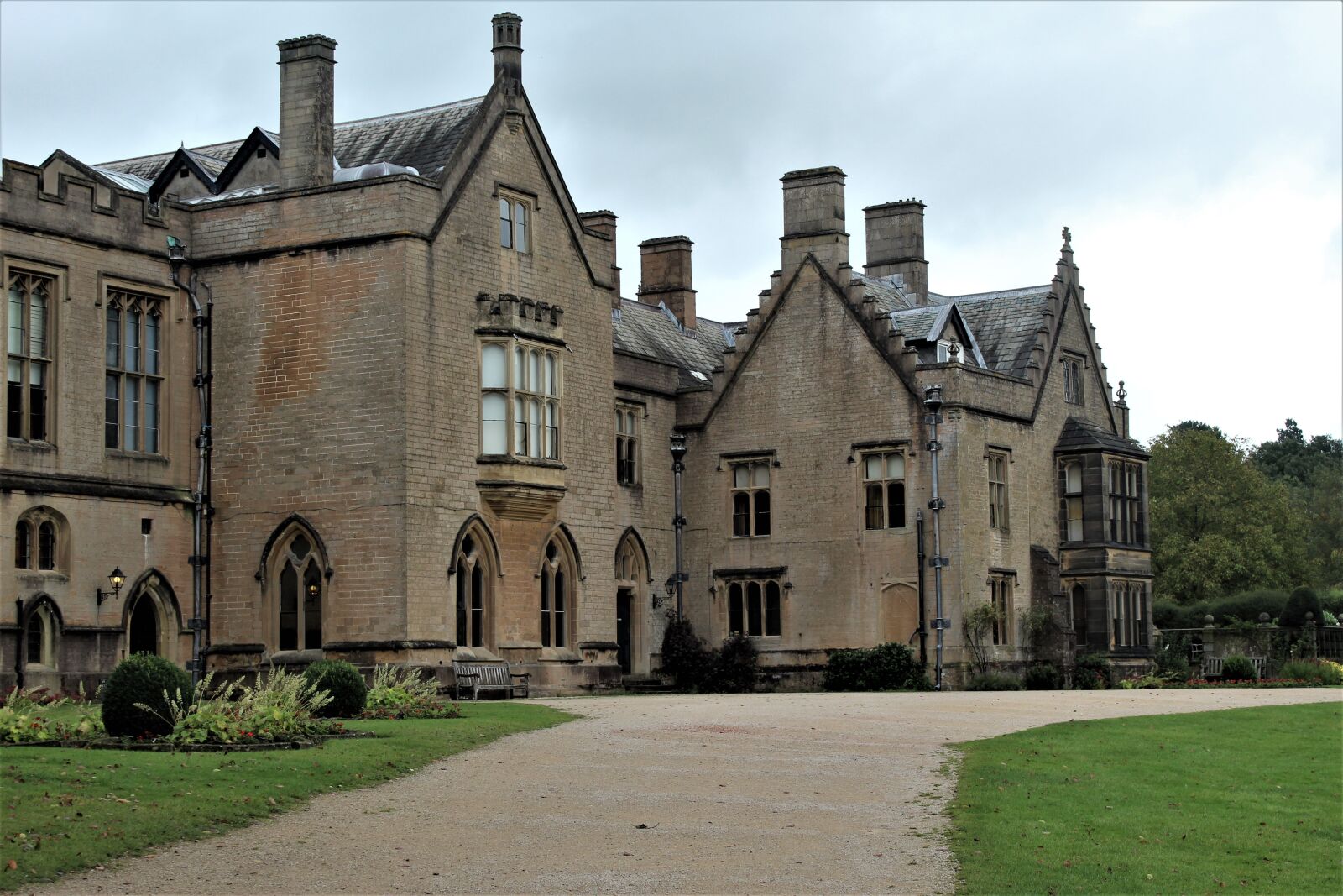 Canon EOS 4000D (EOS Rebel T100 / EOS 3000D) sample photo. Newstead abby, history, famous photography