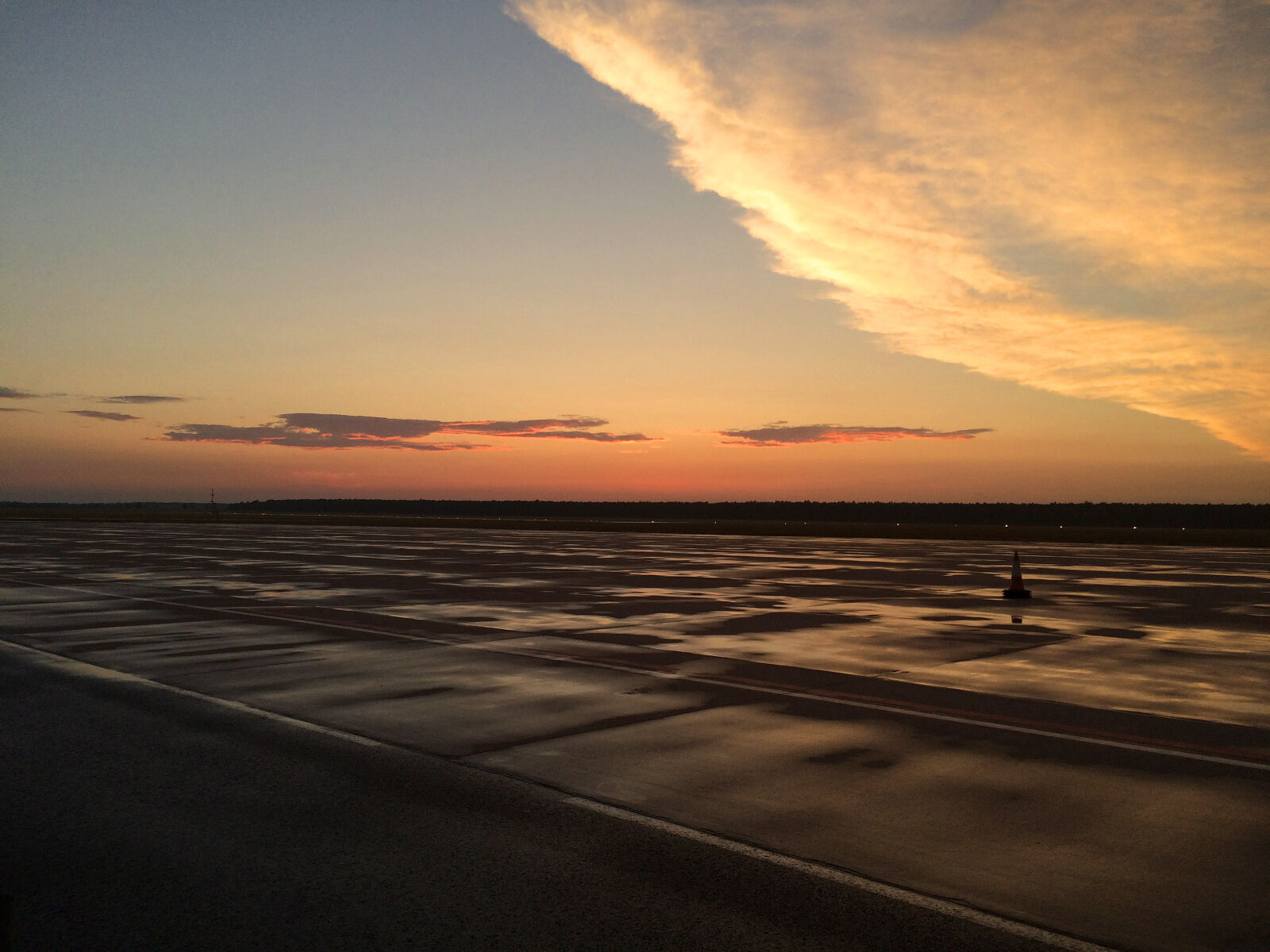 Apple iPhone 5s sample photo. Airport, clouds, sky, sunset photography
