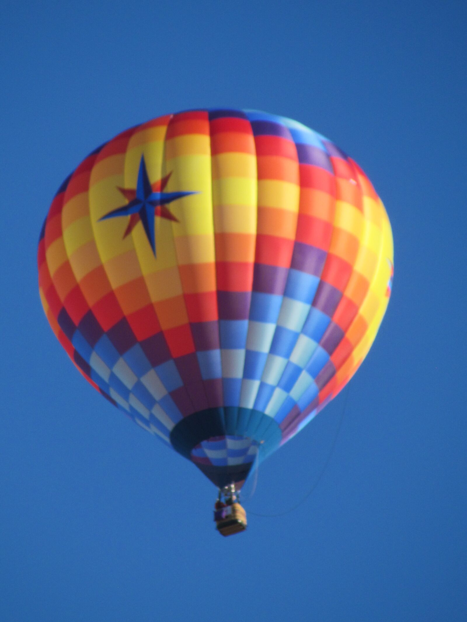 Canon PowerShot SX30 IS sample photo. Hot air balloon, fiesta photography
