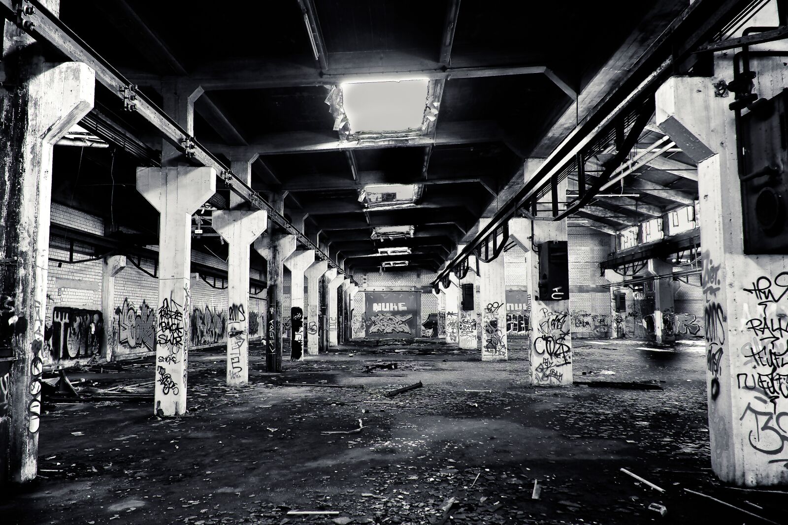 Olympus OM-D E-M10 sample photo. Lost places, factory, old photography