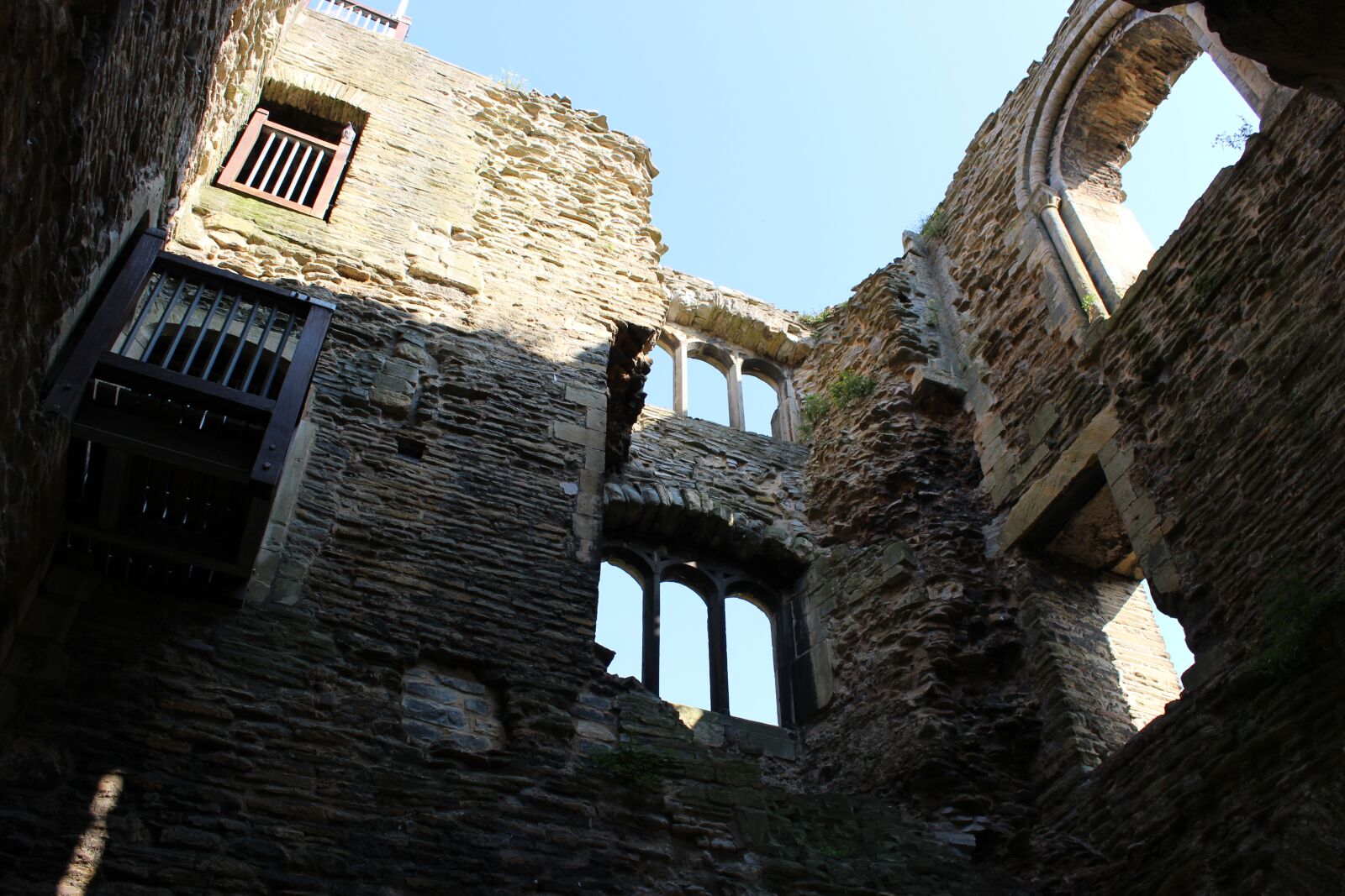 Canon EOS 100D (EOS Rebel SL1 / EOS Kiss X7) sample photo. Castle, ruins, building photography