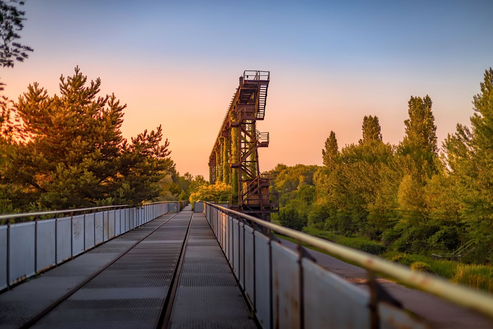 Canon EOS 6D + Canon EF 50mm F1.4 USM sample photo. Sunset, landschaftspark, duisburg photography